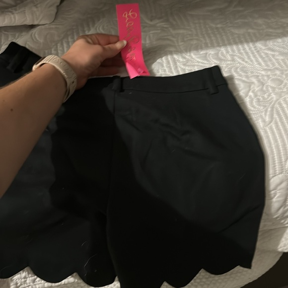 Lily Pulitzer black shorts with tag - Picture 2 of 2